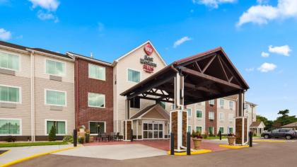 BEST WESTERN Plus Menomonie Inn & Suites - image 6