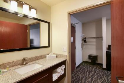 Cobblestone Inn & Suites - Menomonie/UW-Stout - image 9