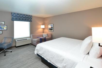 Hampton Inn & Suites Menomonie-UW Stout - image 11