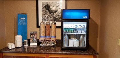 Hampton Inn & Suites Cleveland-Mentor - image 4