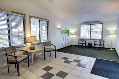 Suburban Extended Stay Hotel - image 4