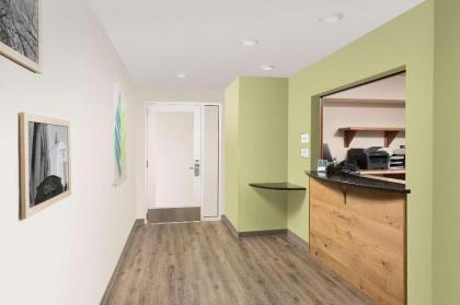 WoodSpring Suites Cleveland Mentor