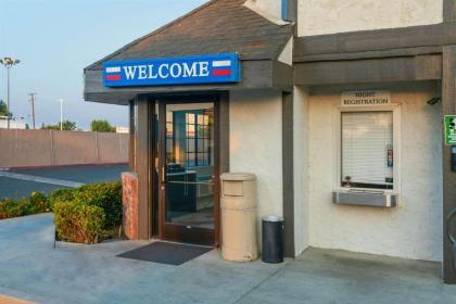 Motel 6-Merced CA - North - image 4