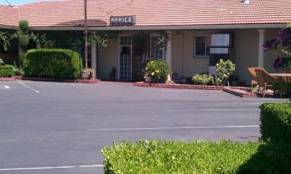 San Joaquin Motel - image 3