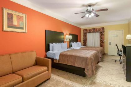 Quality Inn & Suites at The Outlets Mercedes/Weslaco - image 10