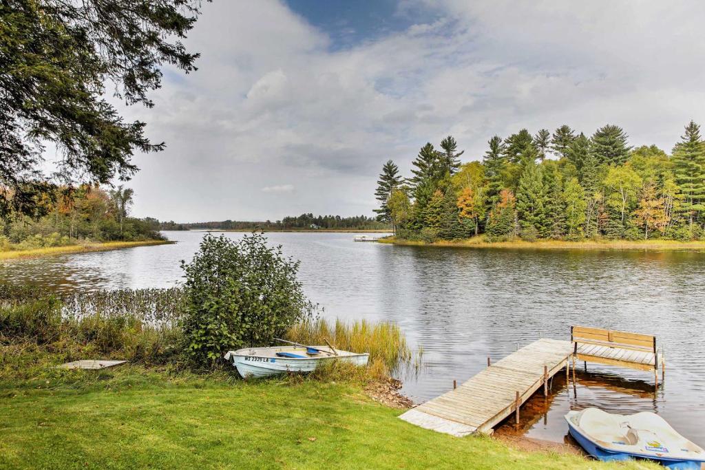 Lakefront Mercer Cabin with 2 Lofts Fire Pit and Porch - image 4