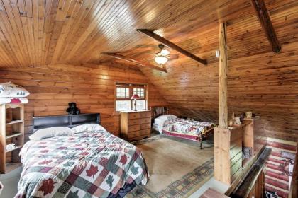 Lakefront Mercer Cabin with 2 Lofts Fire Pit and Porch - image 9