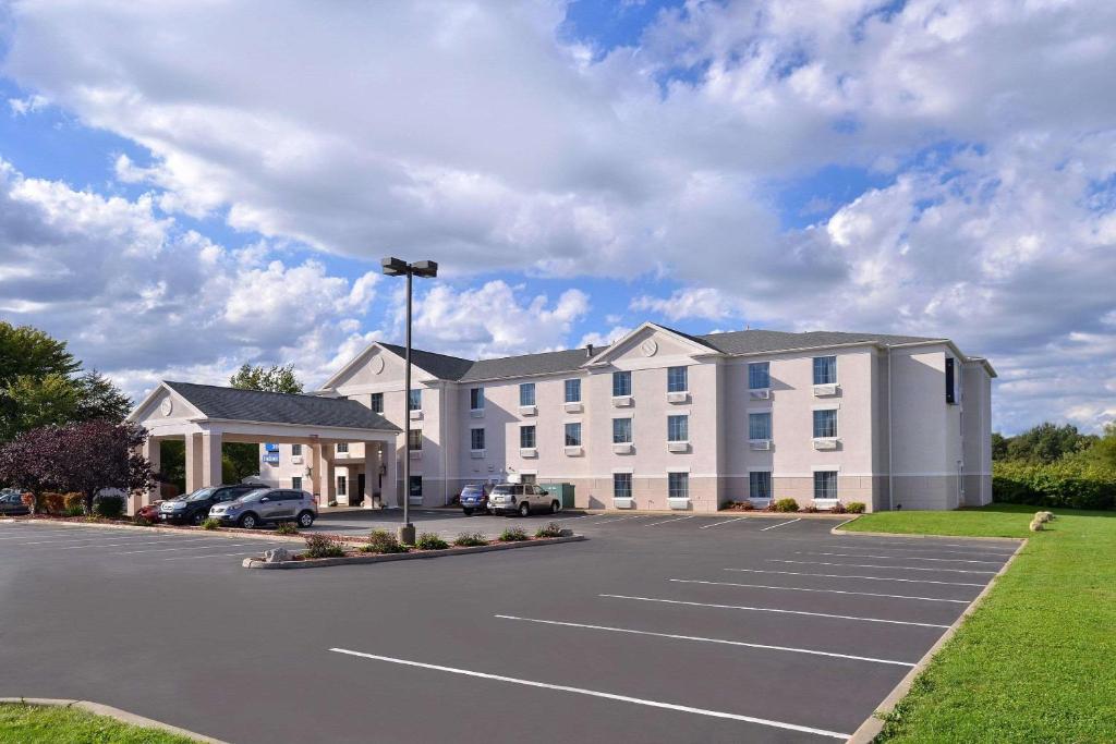 Comfort Inn Grove City - main image