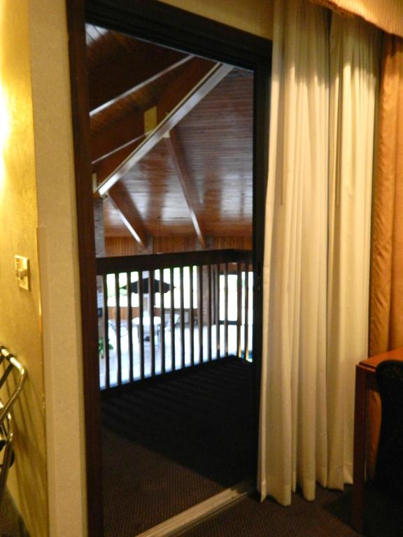 Best Western Grove City Inn - image 4