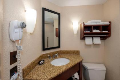 Red Roof Inn Meriden - image 15