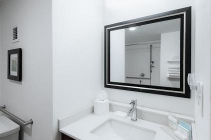 Hampton Inn Meridian - image 8