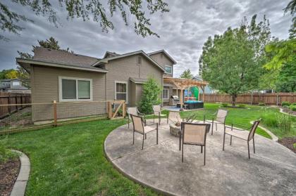 modern Abode with Hot tub 12 mi to Dtwn Boise