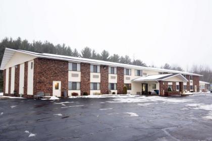 Econo Lodge Merrill - image 14