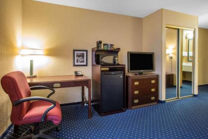 Clarion Inn Merrillville - image 6