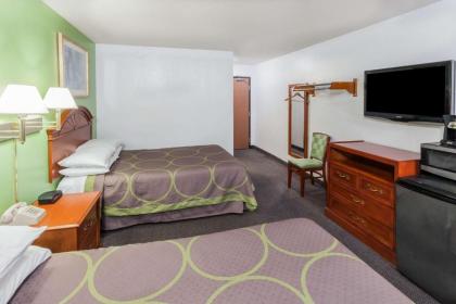 Super 8 by Wyndham Merrillville - image 11