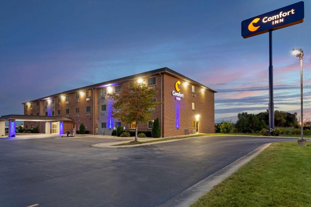 Comfort Inn Hobart - Merrillville - main image