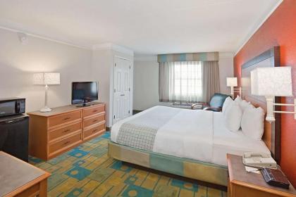 La Quinta Inn by Wyndham Merrillville - image 7