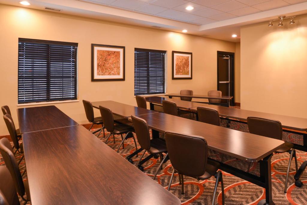 Staybridge Suites Merrillville an IHG Hotel - image 6