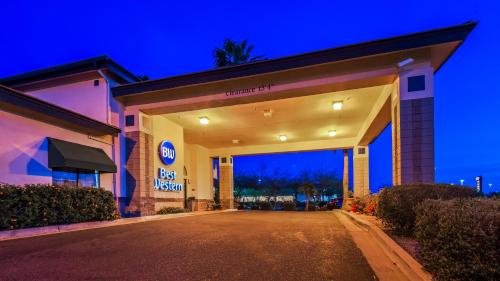 Best Western Superstition Springs Inn - image 2