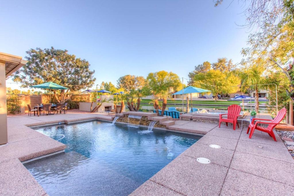 Mesa Lake Front House With Pool and Hot Tub - main image