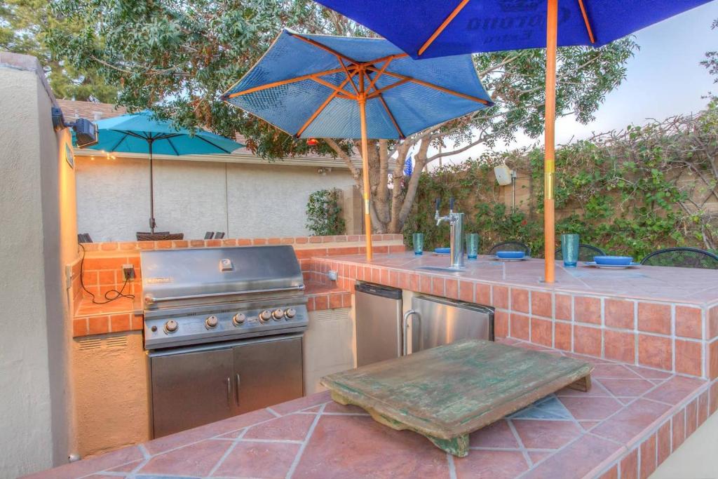 Mesa Lake Front House With Pool and Hot Tub - image 3