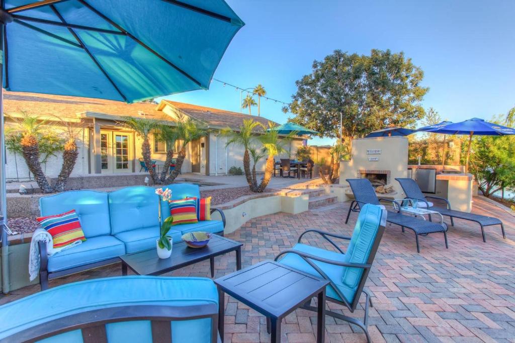 Mesa Lake Front House With Pool and Hot Tub - image 7