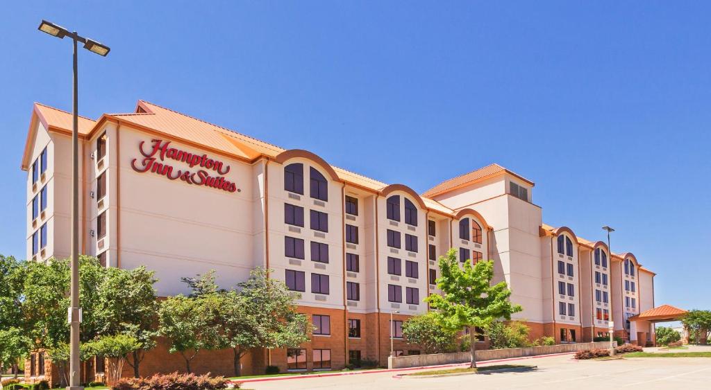 Hampton Inn & Suites Dallas-Mesquite - main image