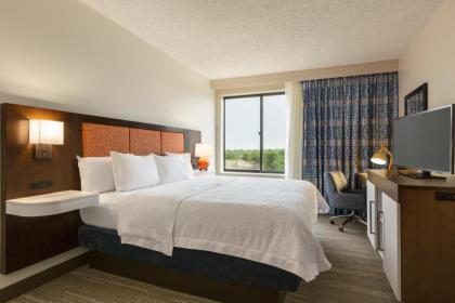 Hampton Inn & Suites Dallas-Mesquite - image 13