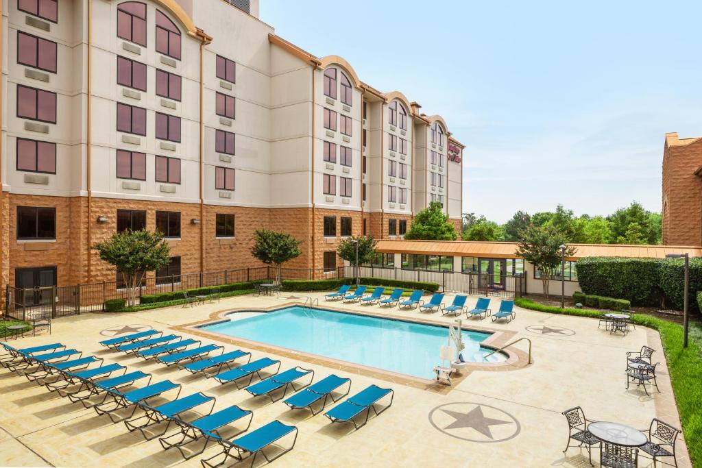 Hampton Inn & Suites Dallas-Mesquite - image 3