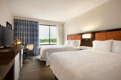 Hampton Inn & Suites Dallas-Mesquite - image 9