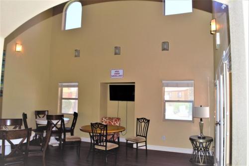 3 Bedroom condo in Mesquite #210 - image 3