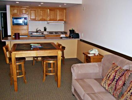 Spacious Vacation Club Condos Ideally Located - image 2