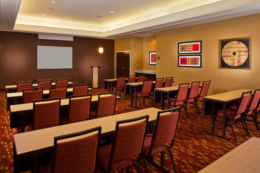 Courtyard by Marriott New Orleans Metairie - image 6