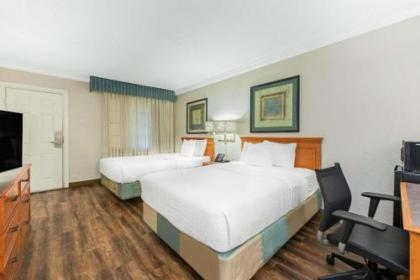 La Quinta Inn & Suites by Wyndham New Orleans Causeway - image 6