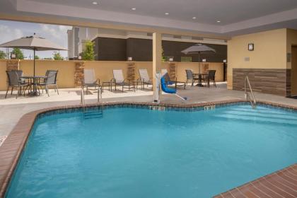 Fairfield Inn & Suites by Marriott New Orleans Metairie - image 2