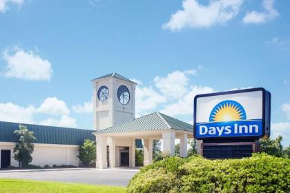 Days Inn by Wyndham Metter - image 1