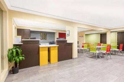 Days Inn by Wyndham Miami - image 3