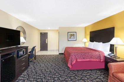 Days Inn by Wyndham Miami - image 9