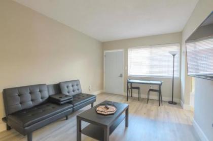 Cozy 2BR Apartment in Midtown-Wynwood - image 4