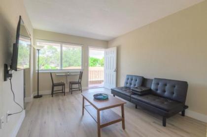 Stylish 2BR Apartment in Midtown-Wynwood - image 2