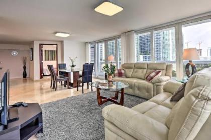 Waterfront High-Rise Condo - Miami Beach 5 Mi - image 4