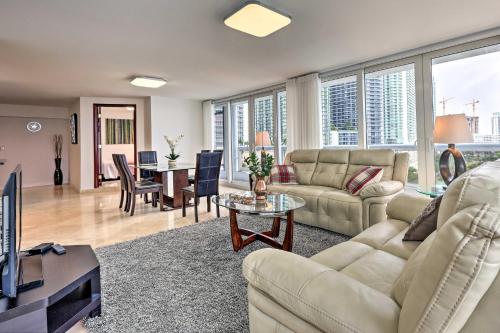 Waterfront High-Rise Condo - Miami Beach 5 Mi - image 4