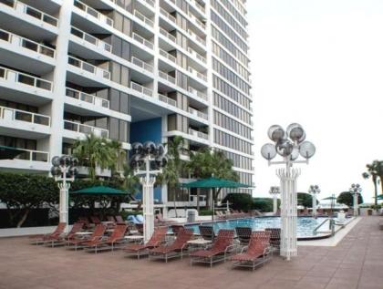 Bayfront Miami Condo with Resort Perks and Ocean Views - image 10