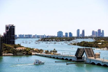 Bayfront Miami Condo with Resort Perks and Ocean Views - image 18