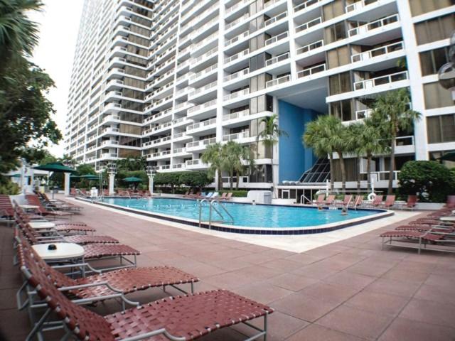 Bayfront Miami Condo with Resort Perks and Ocean Views - image 6