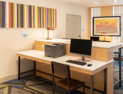 Holiday Inn Express Doral Miami an IHG Hotel - image 12