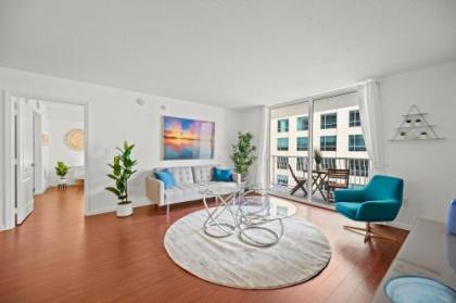 Amazing Condo with FREE PARKING in Brickell Miami