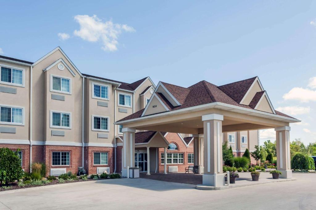 Microtel Inn & Suites by Wyndham Michigan City - main image