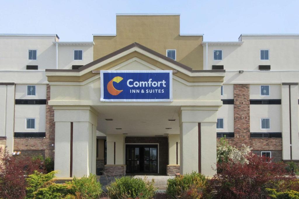 Comfort Inn & Suites Michigan City - main image