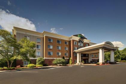 Holiday Inn Express Hotel & Suites Middleboro Raynham an IHG Hotel - image 1